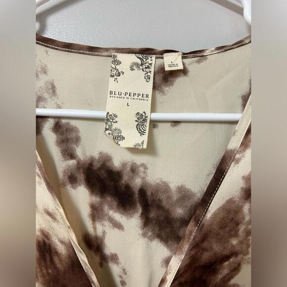 Blu Pepper flouncy sleeve tie front blouse - Picture 4 of 4